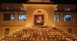 दीपउत्सवाने संत ज्ञानेश्वर मंदिर उजळून निघाले दीपउत्सवाने संत ज्ञानेश्वर मंदिर उजळून निघाले