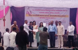 आंतरशालेय वकृत्व स्पर्धेत यश