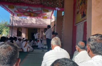 हिंगोणीत ध्वजारोहण