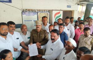 शनिशिंगणापूर ग्रामस्थ आक्रमक