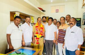 पोलीस अधिकारी सत्कार