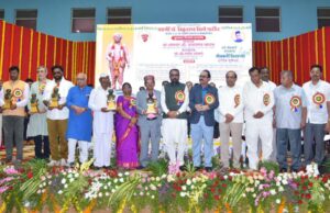 साहित्य समाजाचा आरसा…..