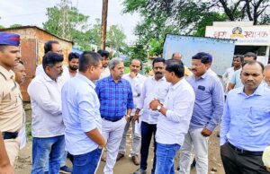 नगर-मनमाड महामार्ग :अवजड वाहतूक बंद करा