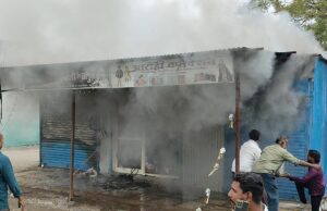 शॉर्टसर्किट – तीन दुकानांचे प्रचंड नुकसान