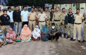 यात्रेतील गर्दीचा फायदा घेणारे गजाआड