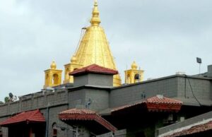 मुख्य प्रशासकीय अधिकाऱ्यांकडून फिर्याद