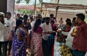 रामेश्वर मंदिरात भाविकांची गर्दी