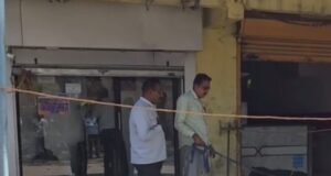 एटीएम फोडून लाखोंची रोकड लंपास