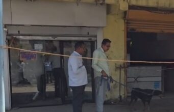 एटीएम फोडून लाखोंची रोकड लंपास