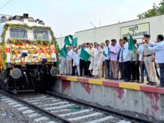 राहुरी रेल्वे स्थानकावर स्वागत